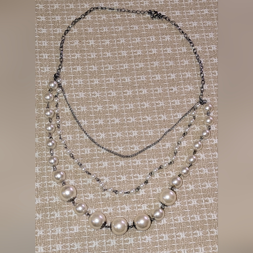 Sweet Faux Pearl Necklace with Three Layered Strands - Picture 2 of 3